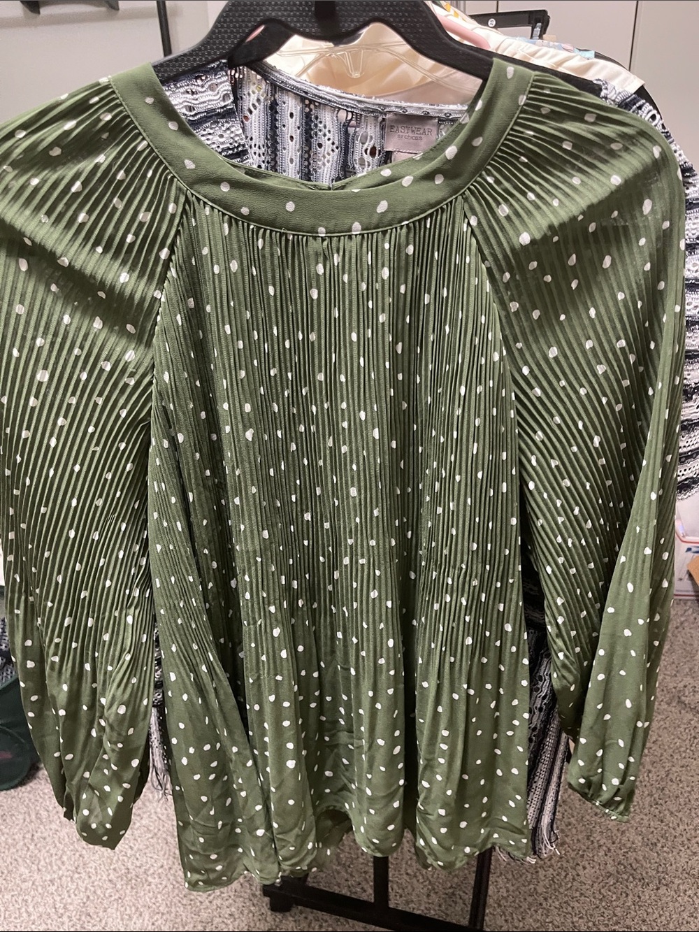 DR2 pretty green polka dots long sleeve top
